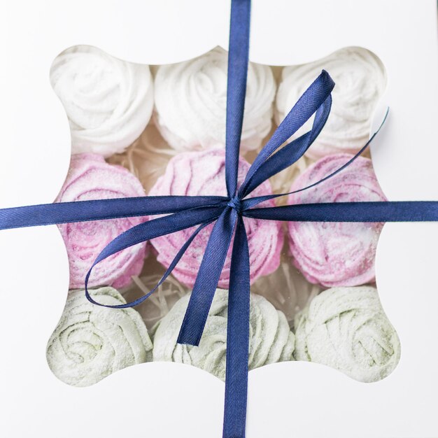 Zestaw do haftu w pudełku